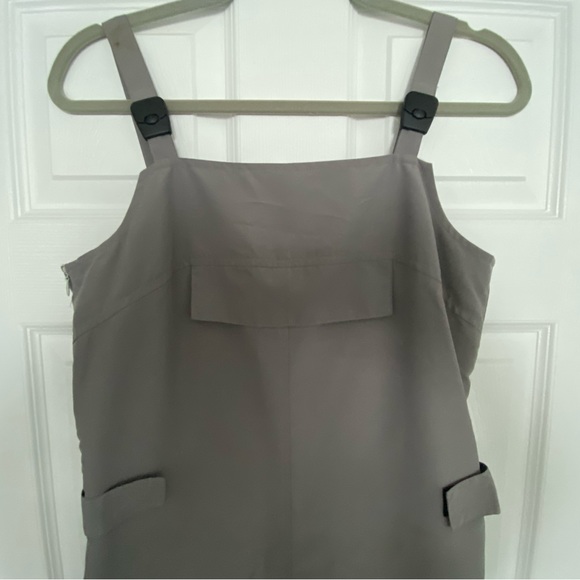 Unique dress - Picture 2 of 5